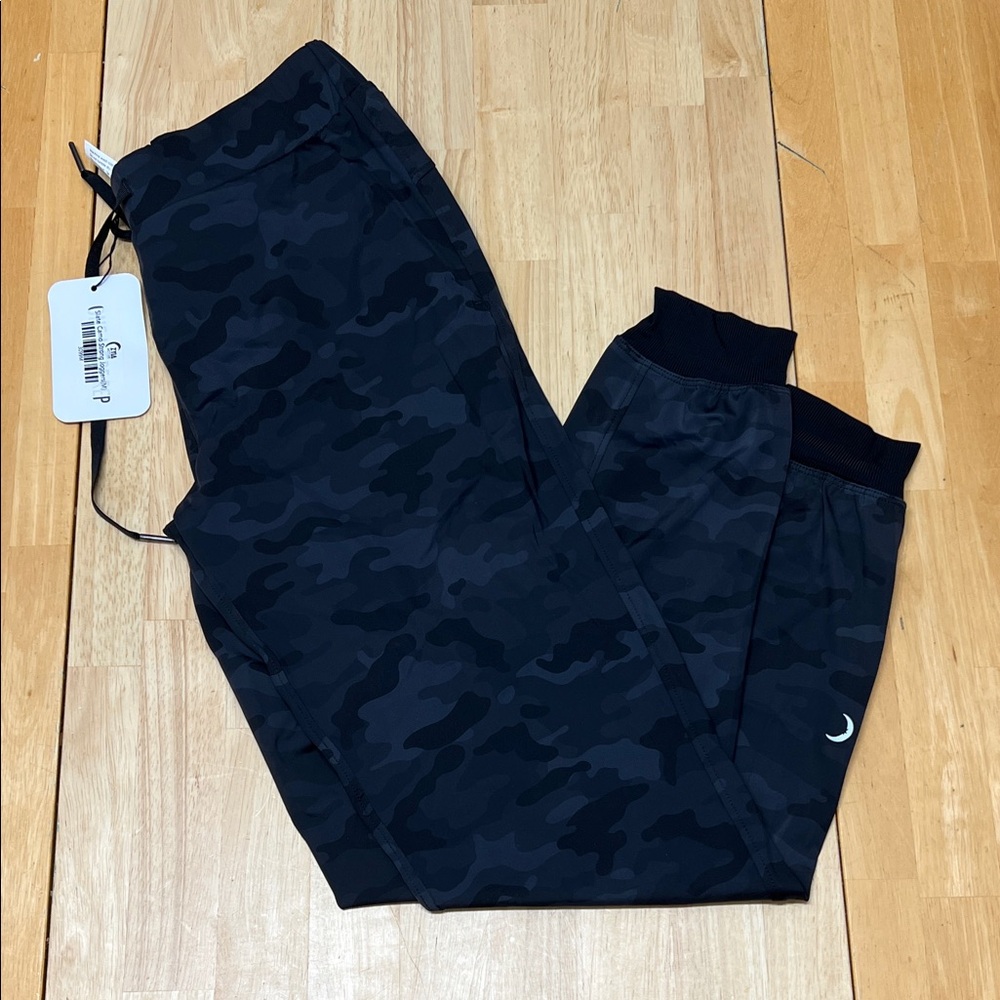 ZYIA Slate Camo Strong Joggers NWT